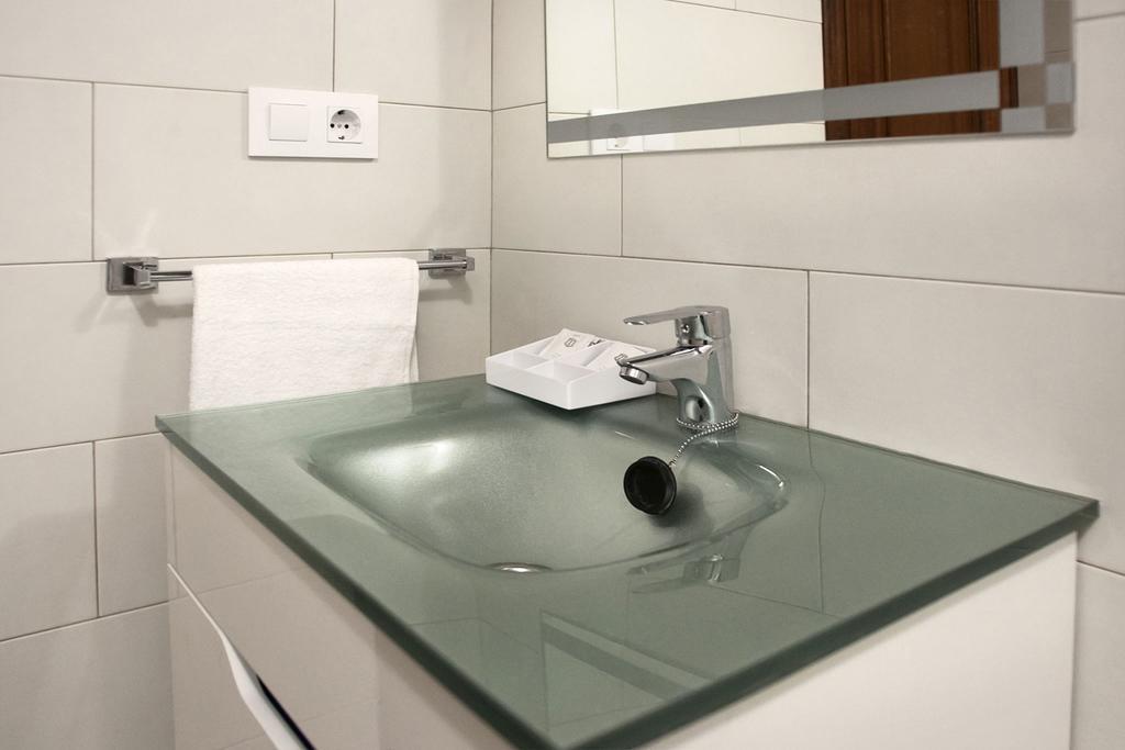 Hostal Crisol A Coruña Buitenkant foto